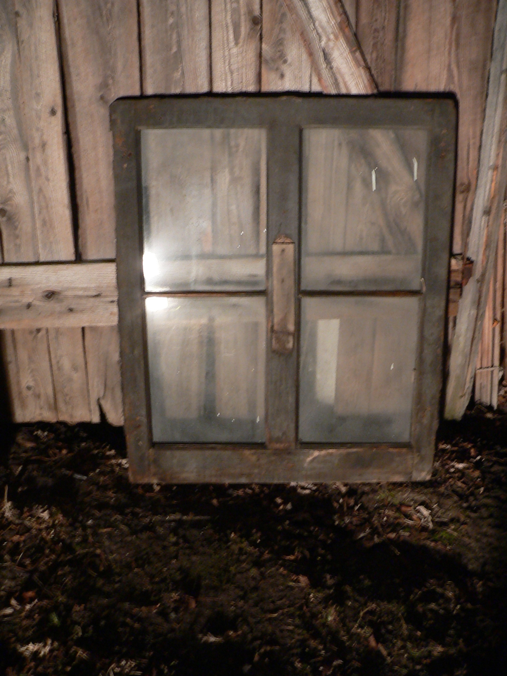 Fenêtre antique a 4 carreaux # 10591.35