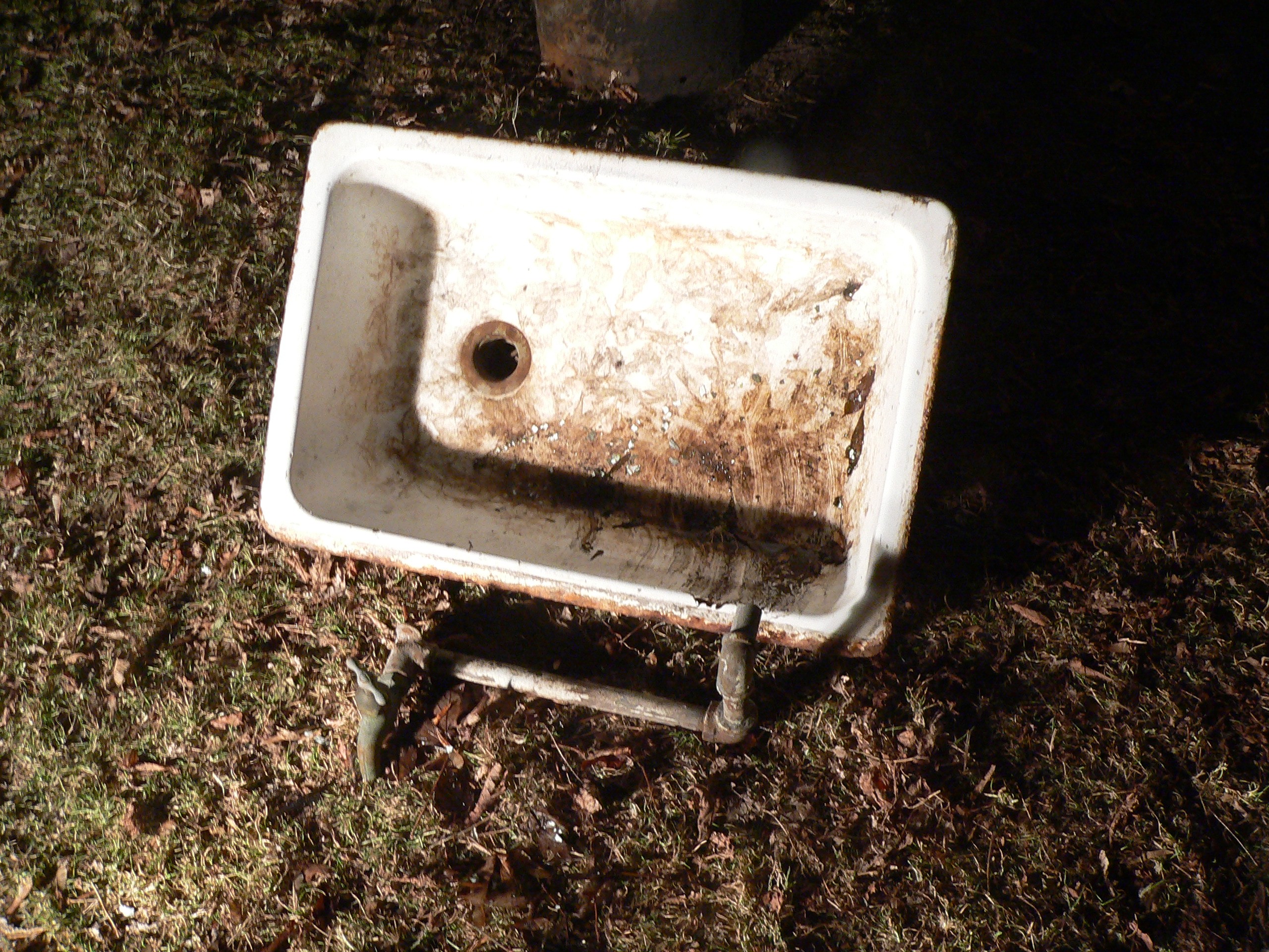 Lavabo antique en fonte émailler # 10616.7