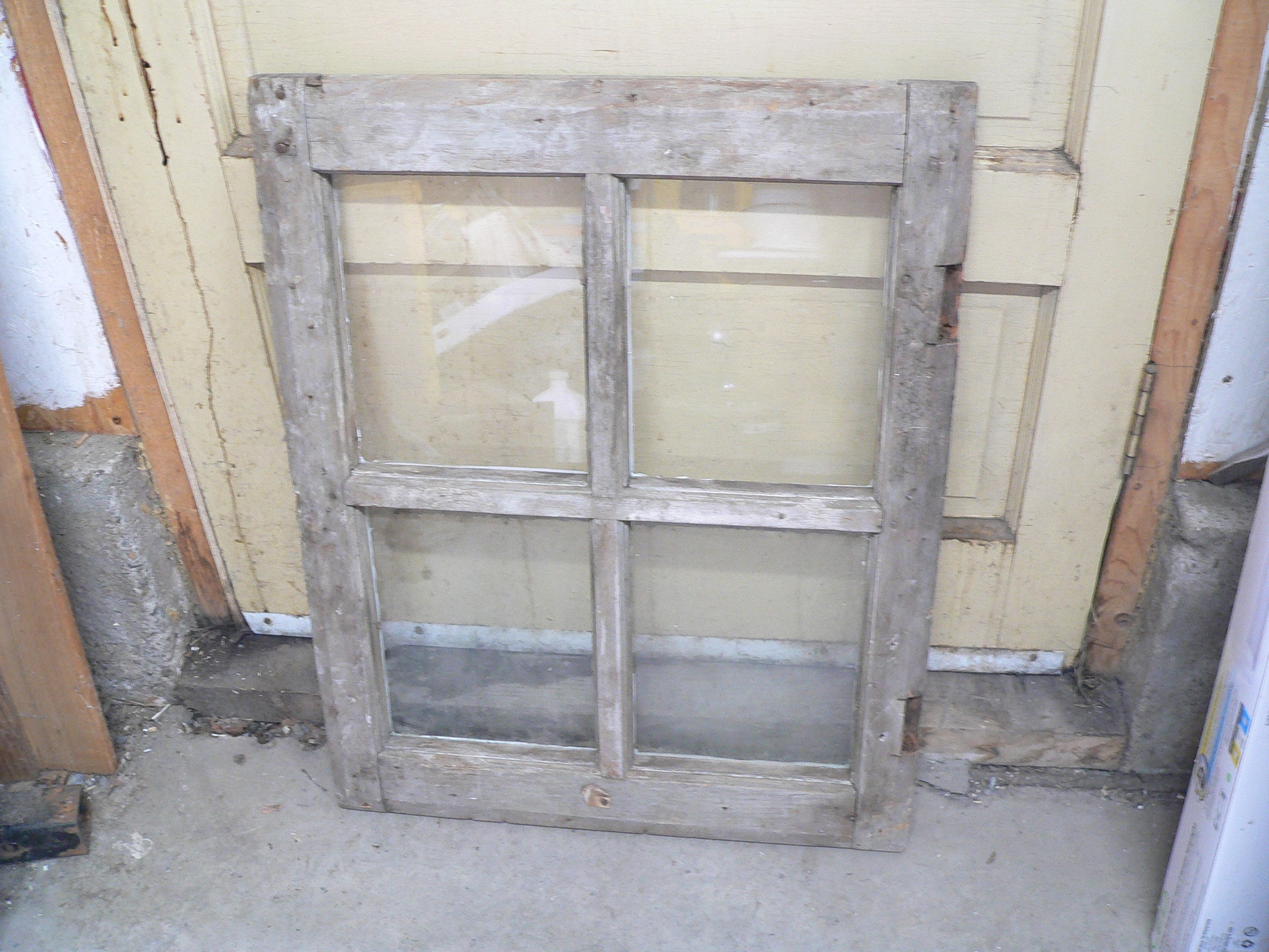 Fenêtre antique a 4 carreaux # 10644.1