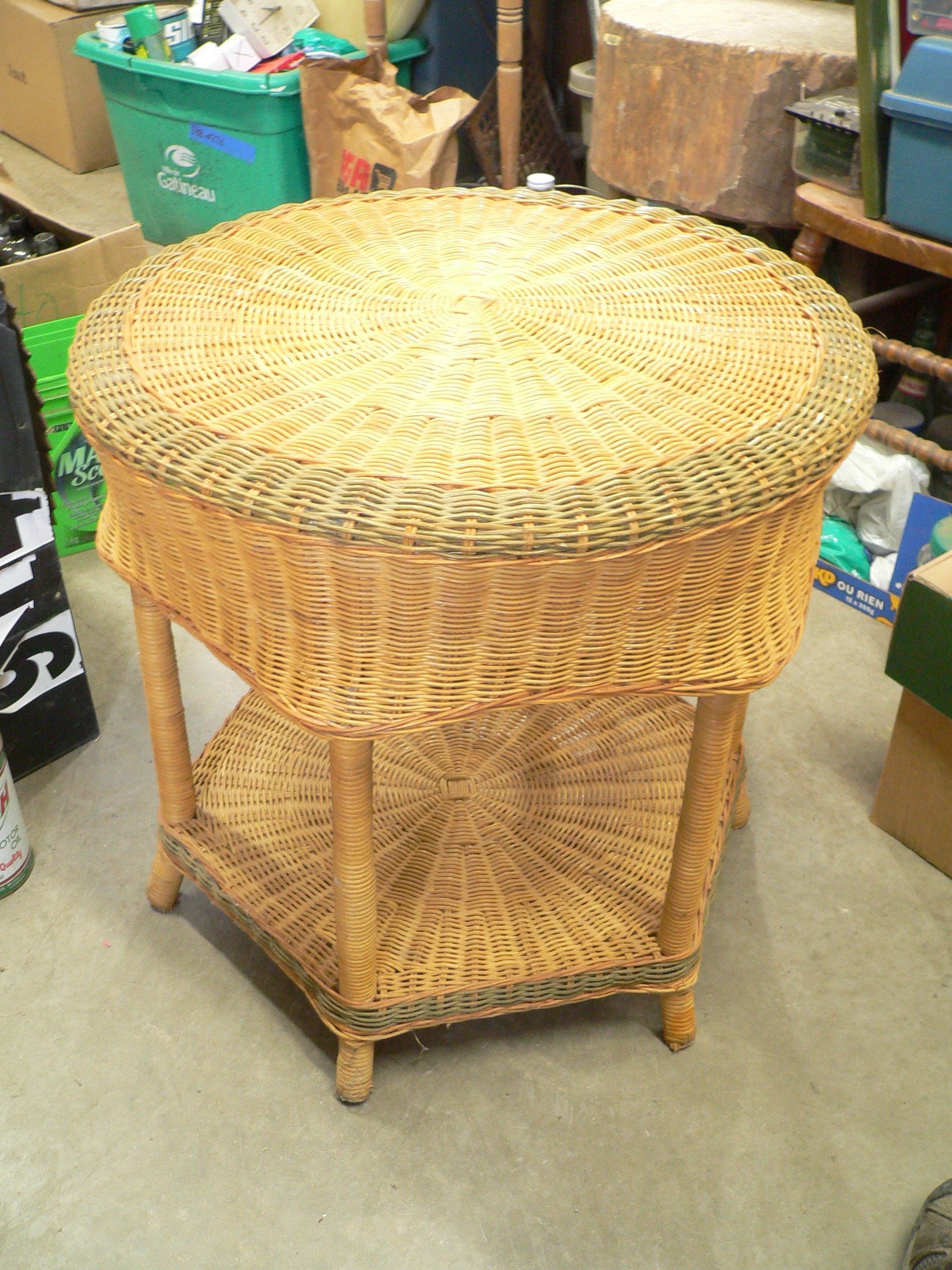 table vintage en rotin # 12540