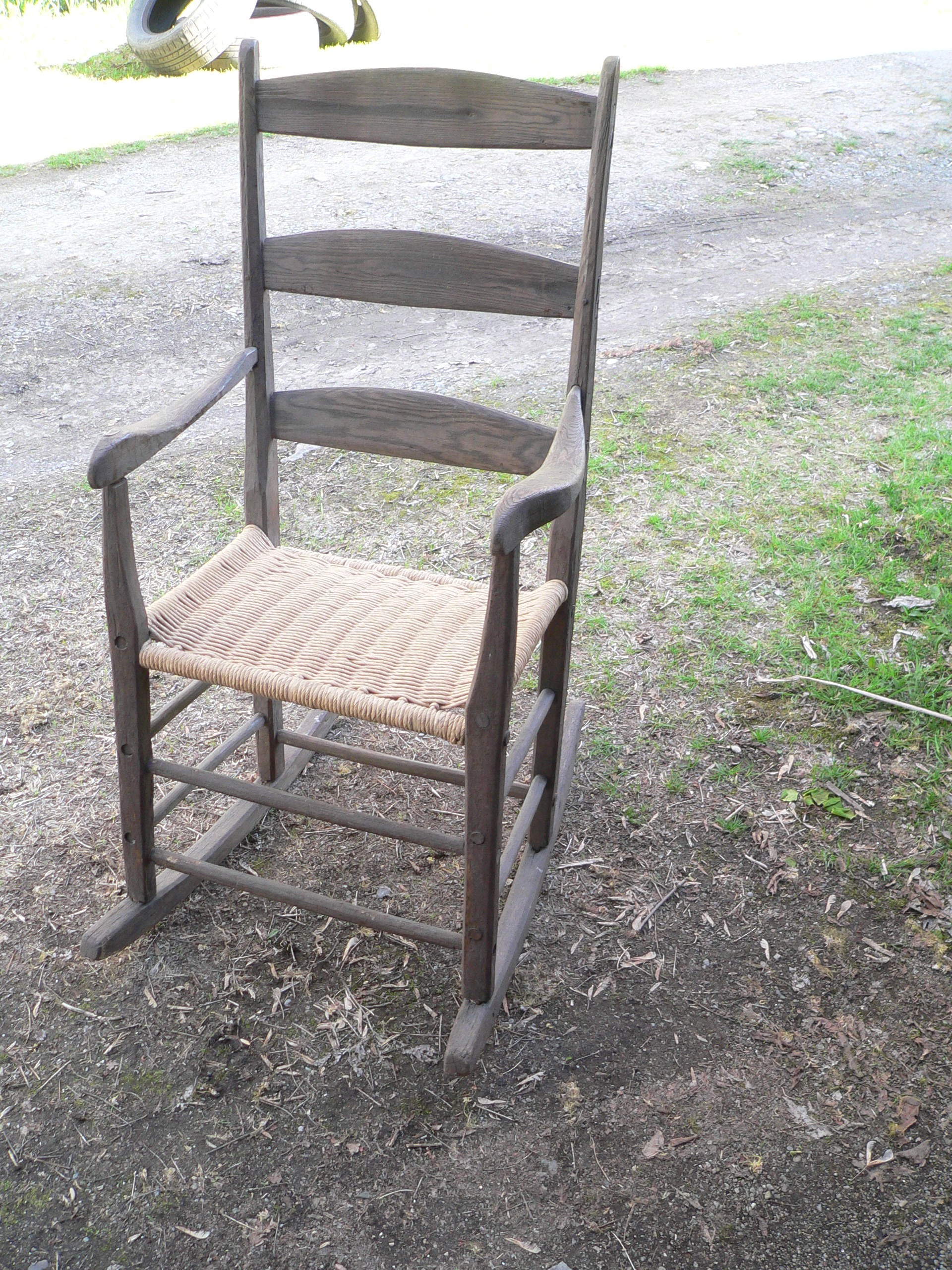 Chaise berçante antique # 12574