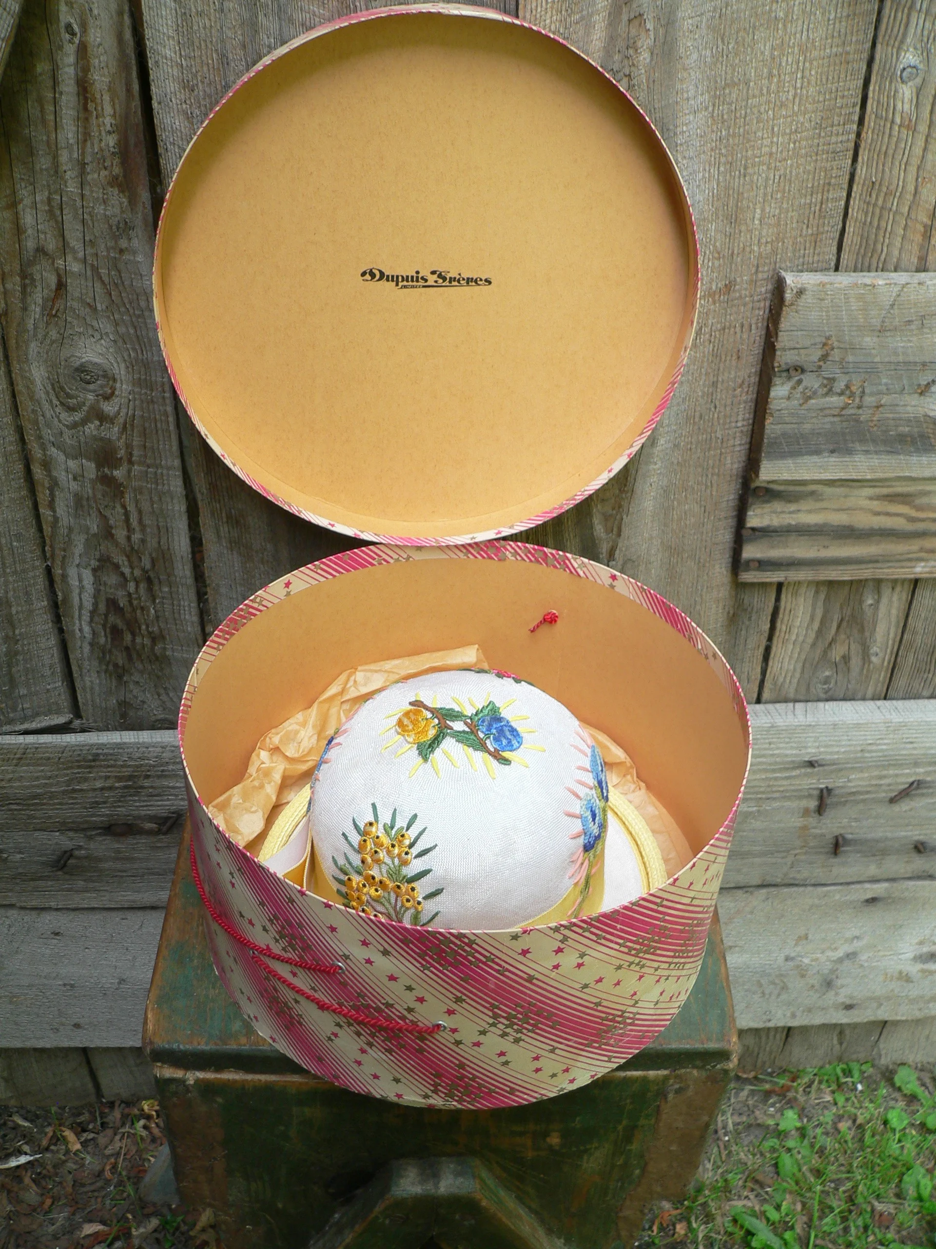Chapeau antique # 12757