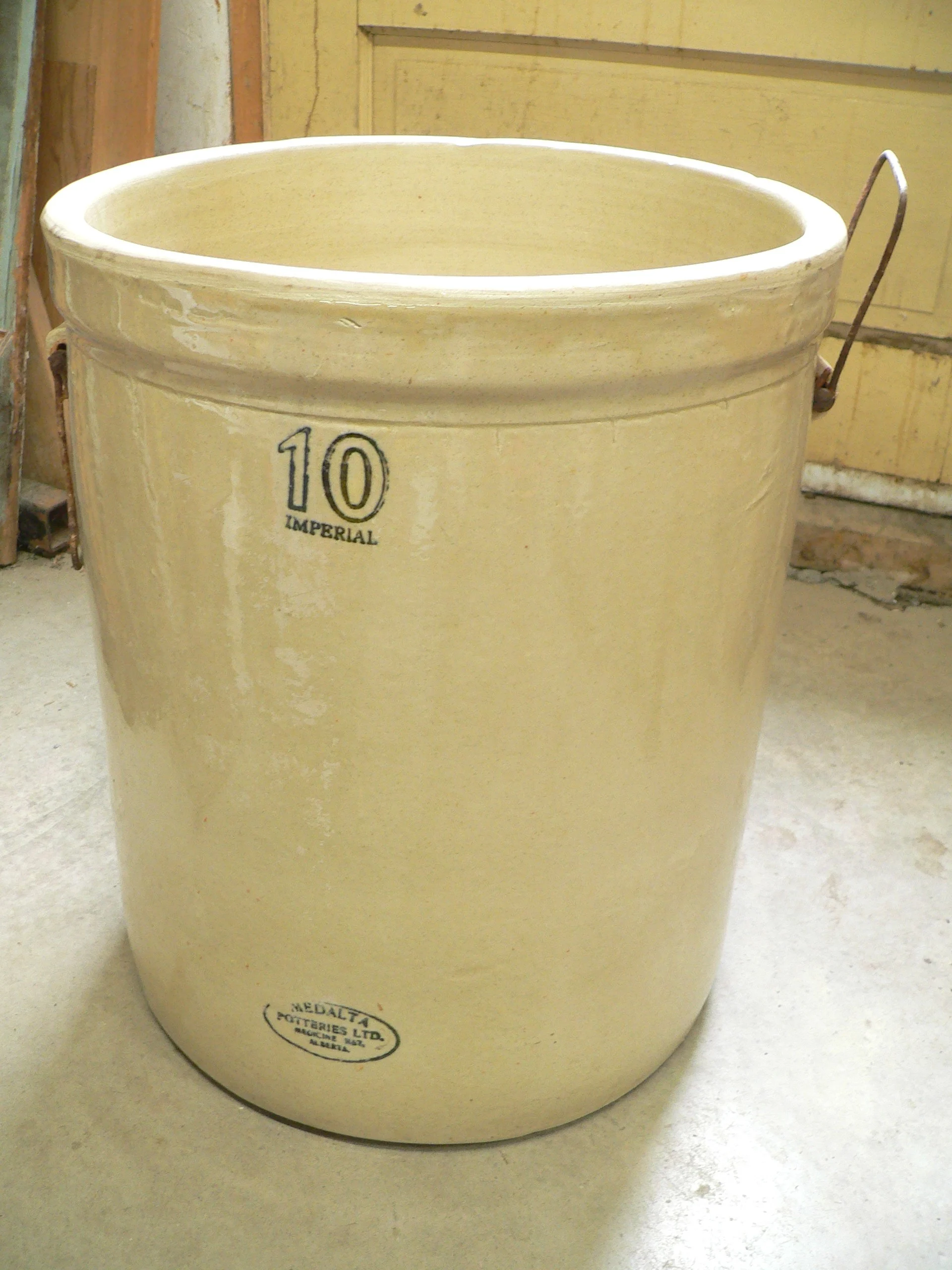 Grosse tinette antique # 12886.3