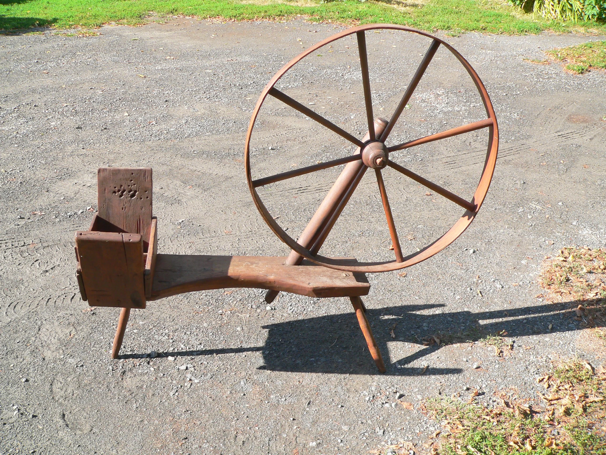 Rouet antique # 12896