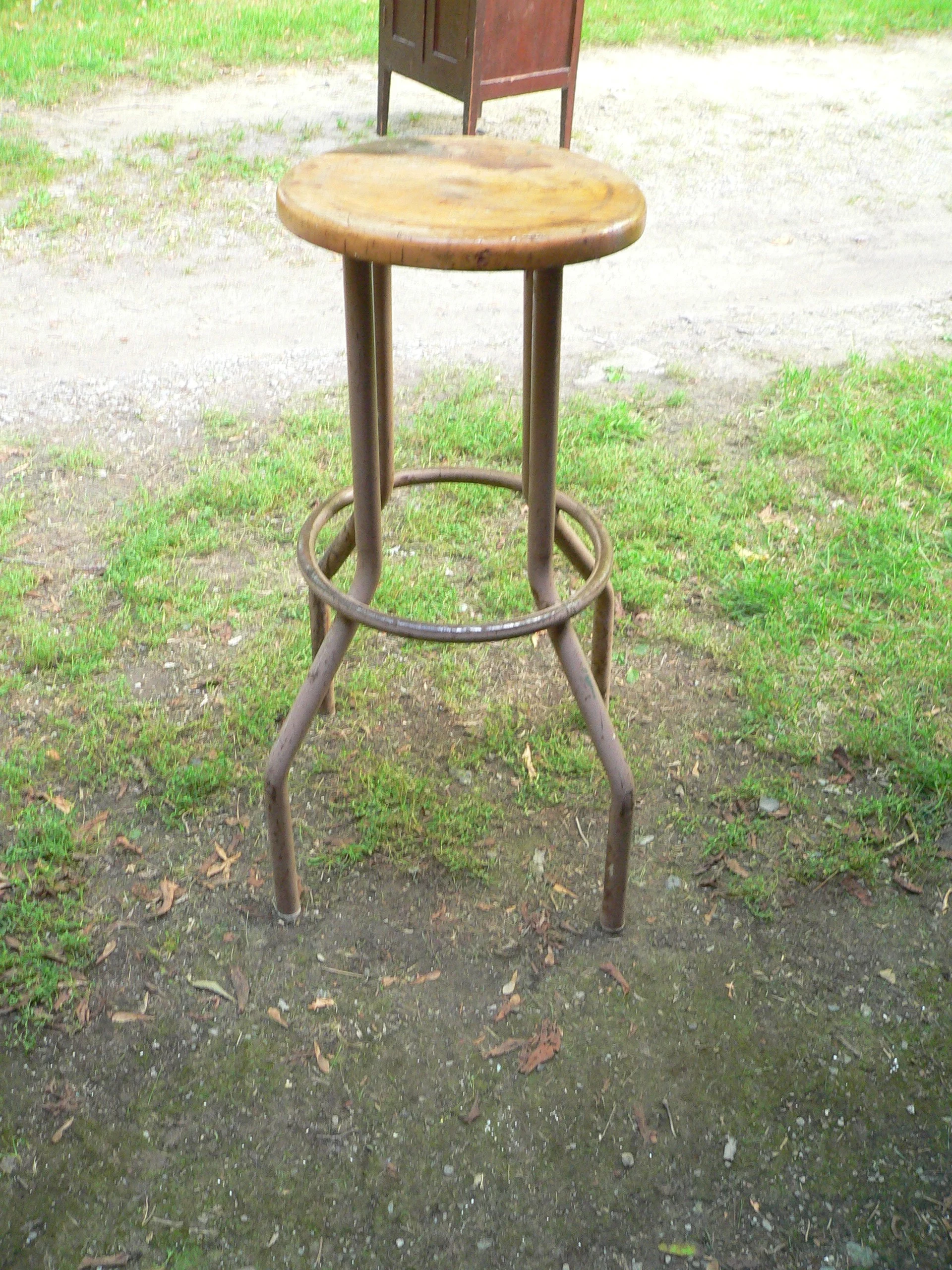 Tabouret antique # 12938