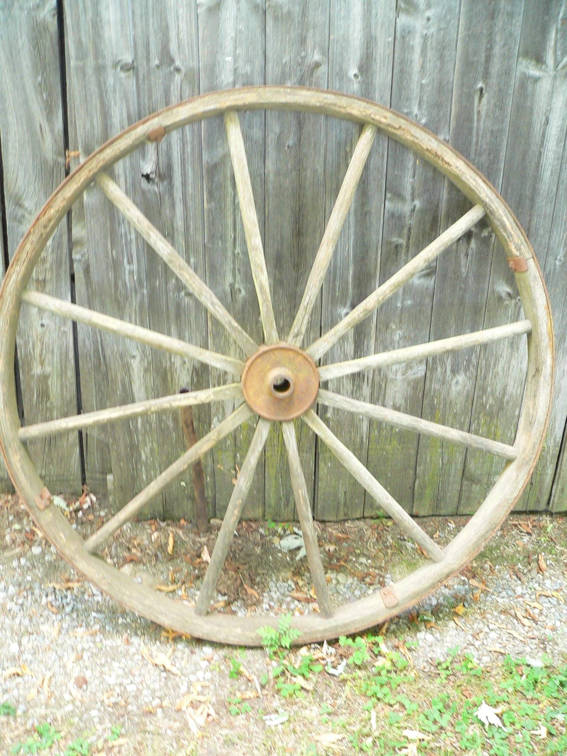 Roue antique en bois # 12962.1
