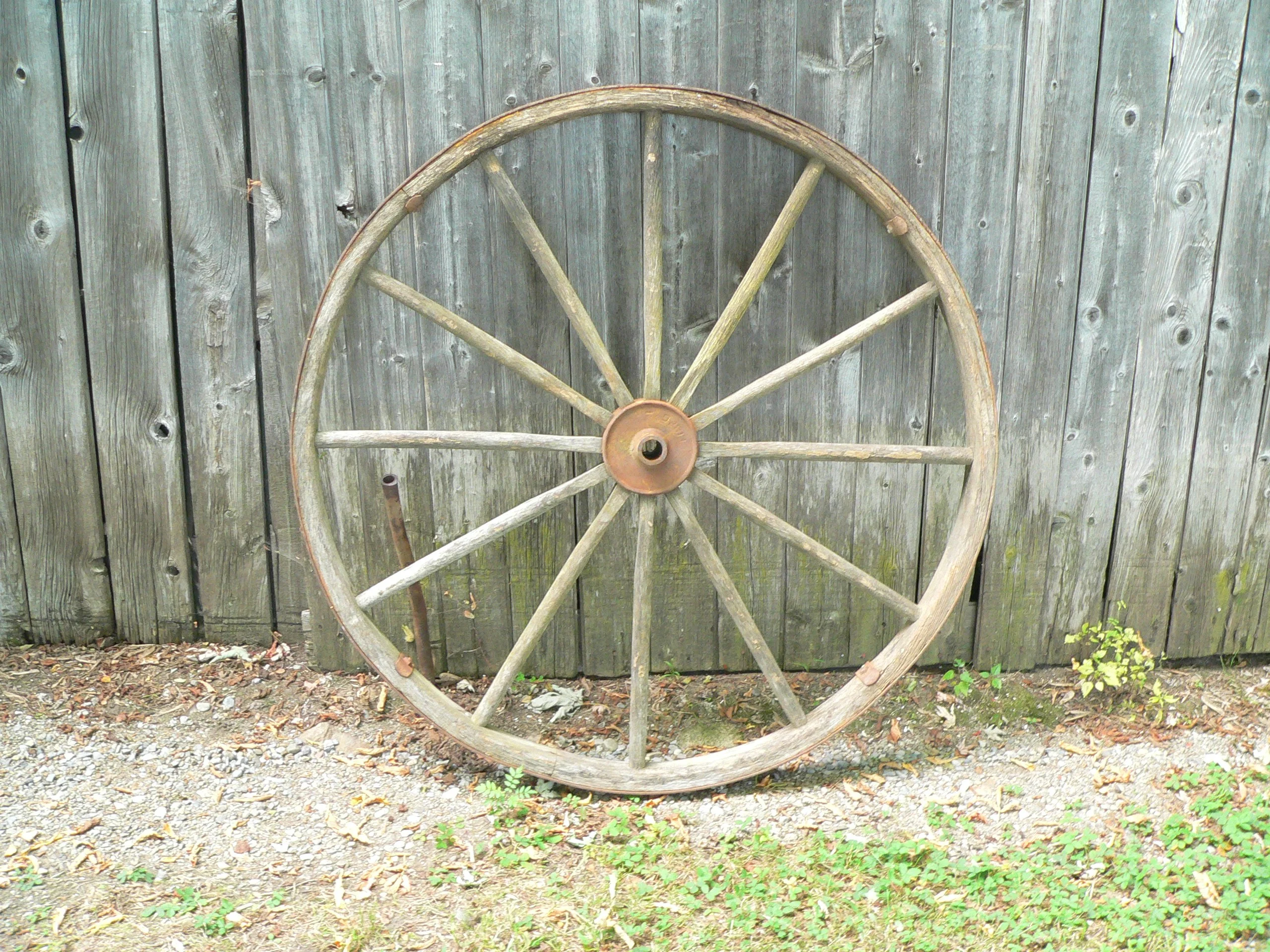 Roue antique en bois # 12962.2