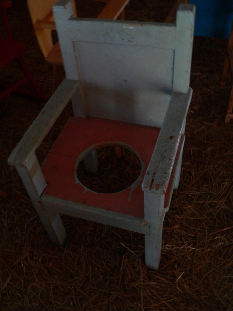 Chaise antique # 2361
