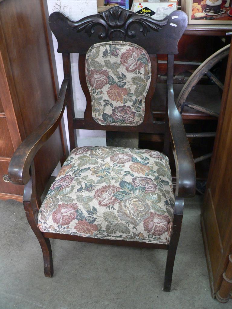 Chaise antique # 255
