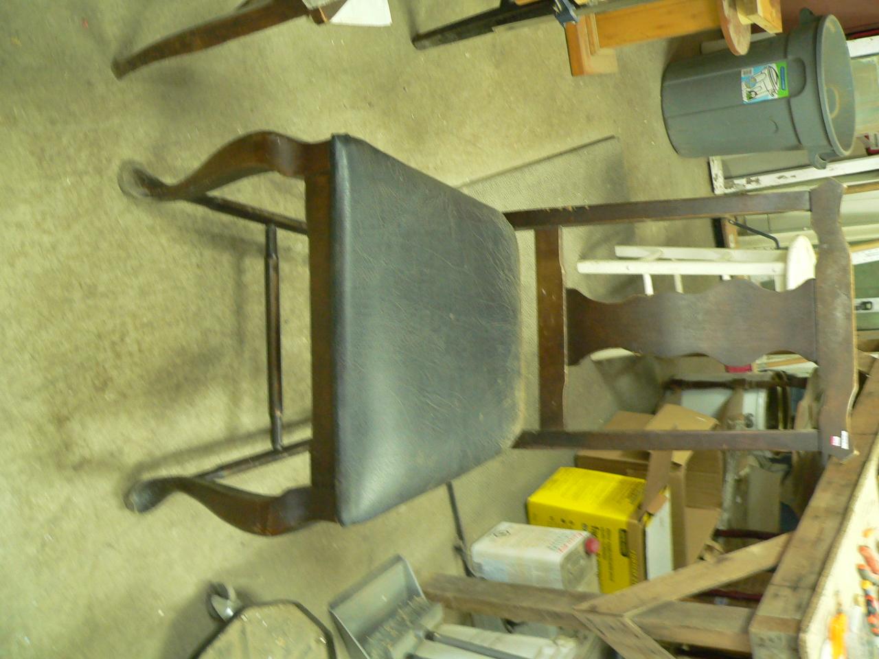 Chaise antique # 3067