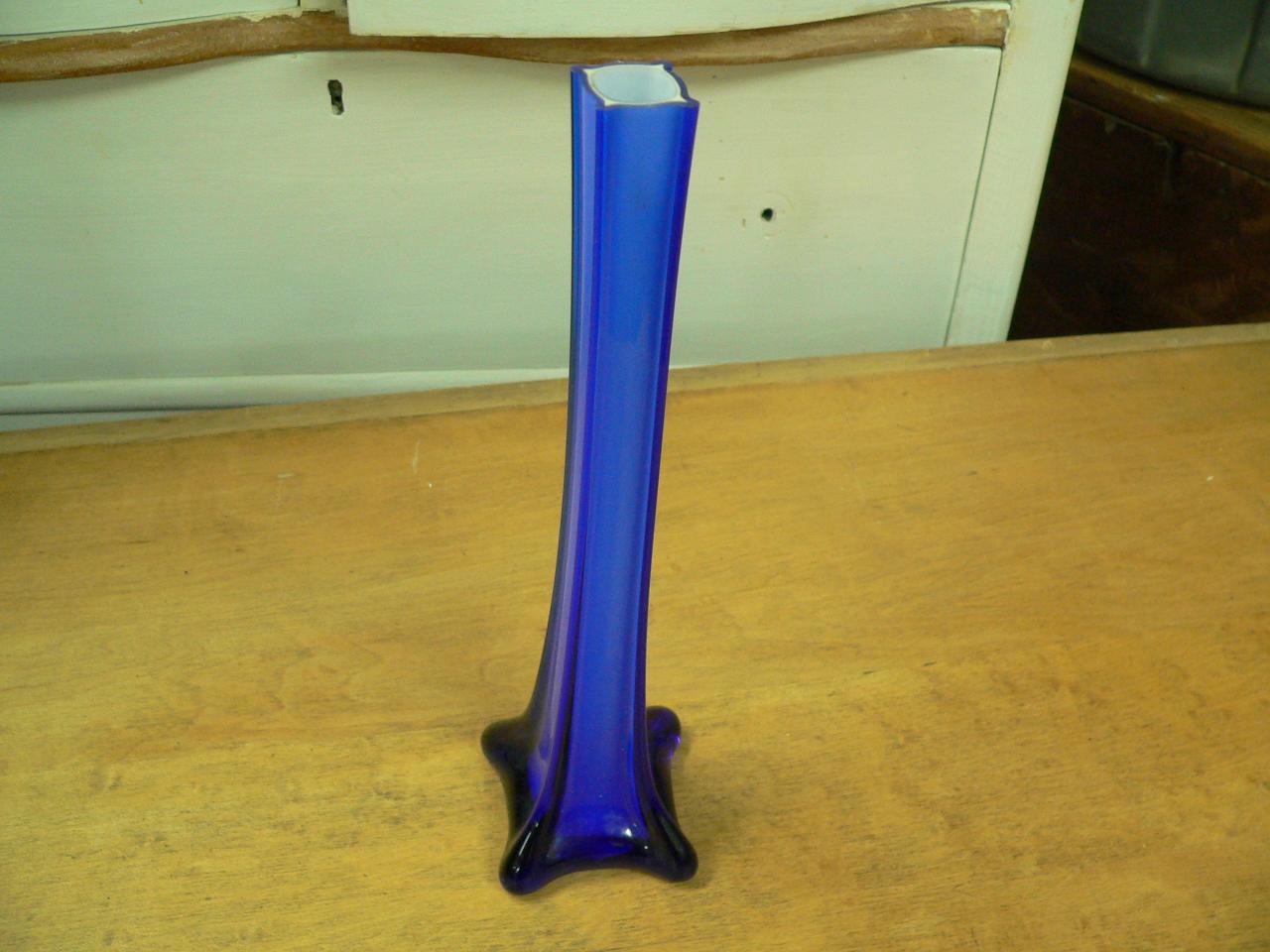 Beau vase en verre bleu # 3467
