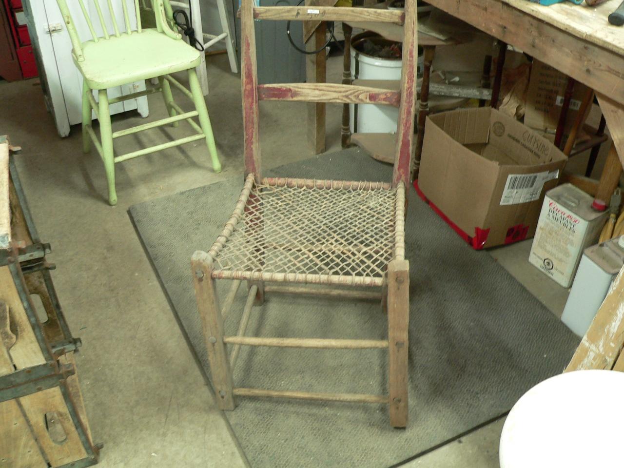 Chaise antique # 3689