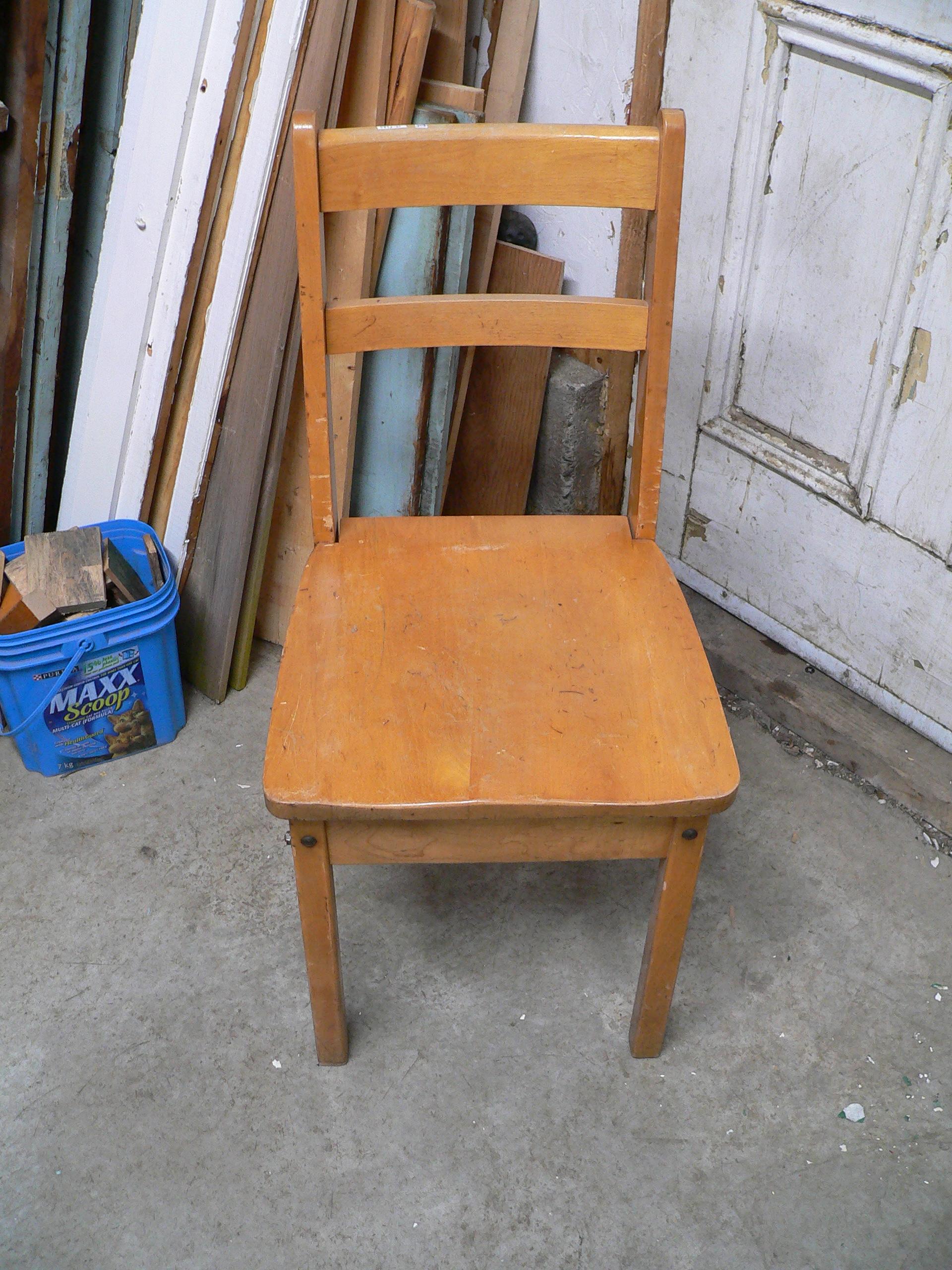 Chaise antique # 5892.21 