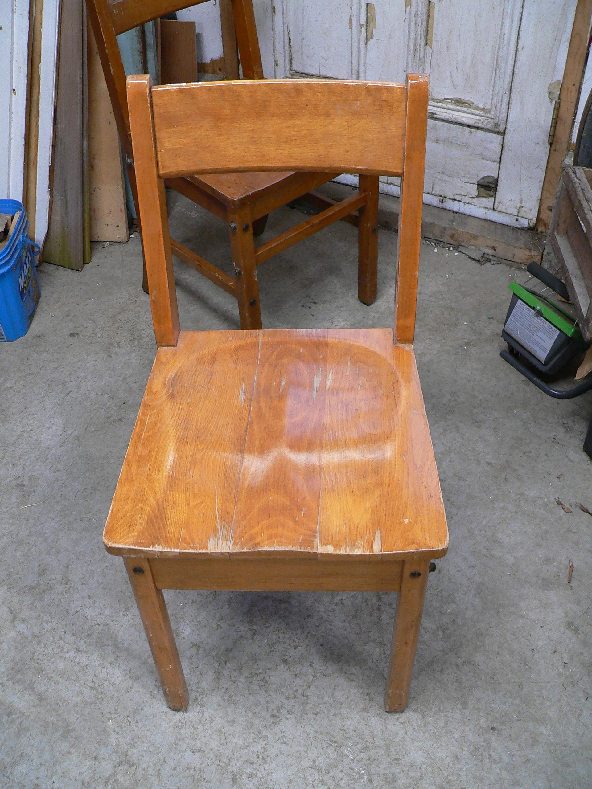 Chaise antique # 5892.6