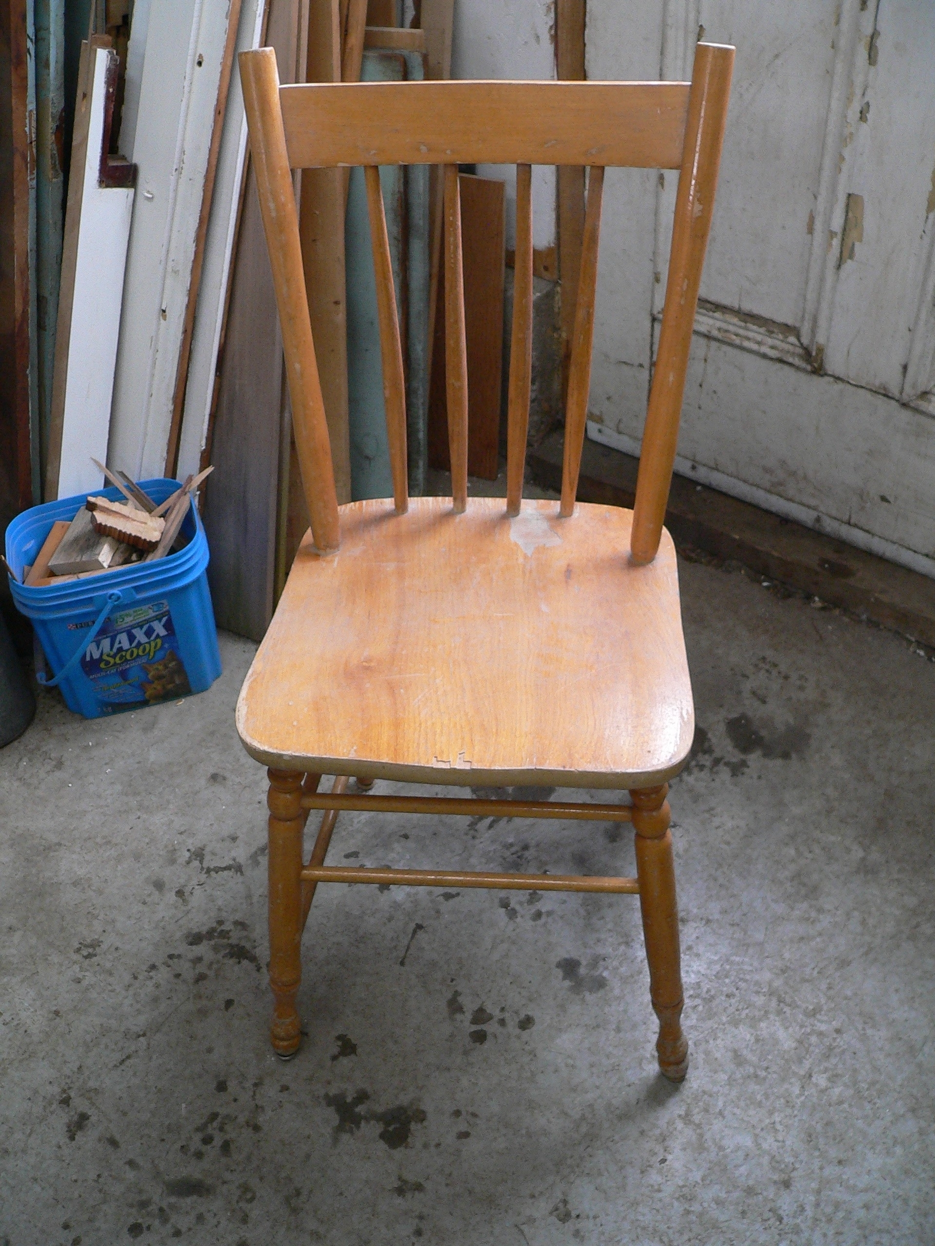 Chaise antique # 6008