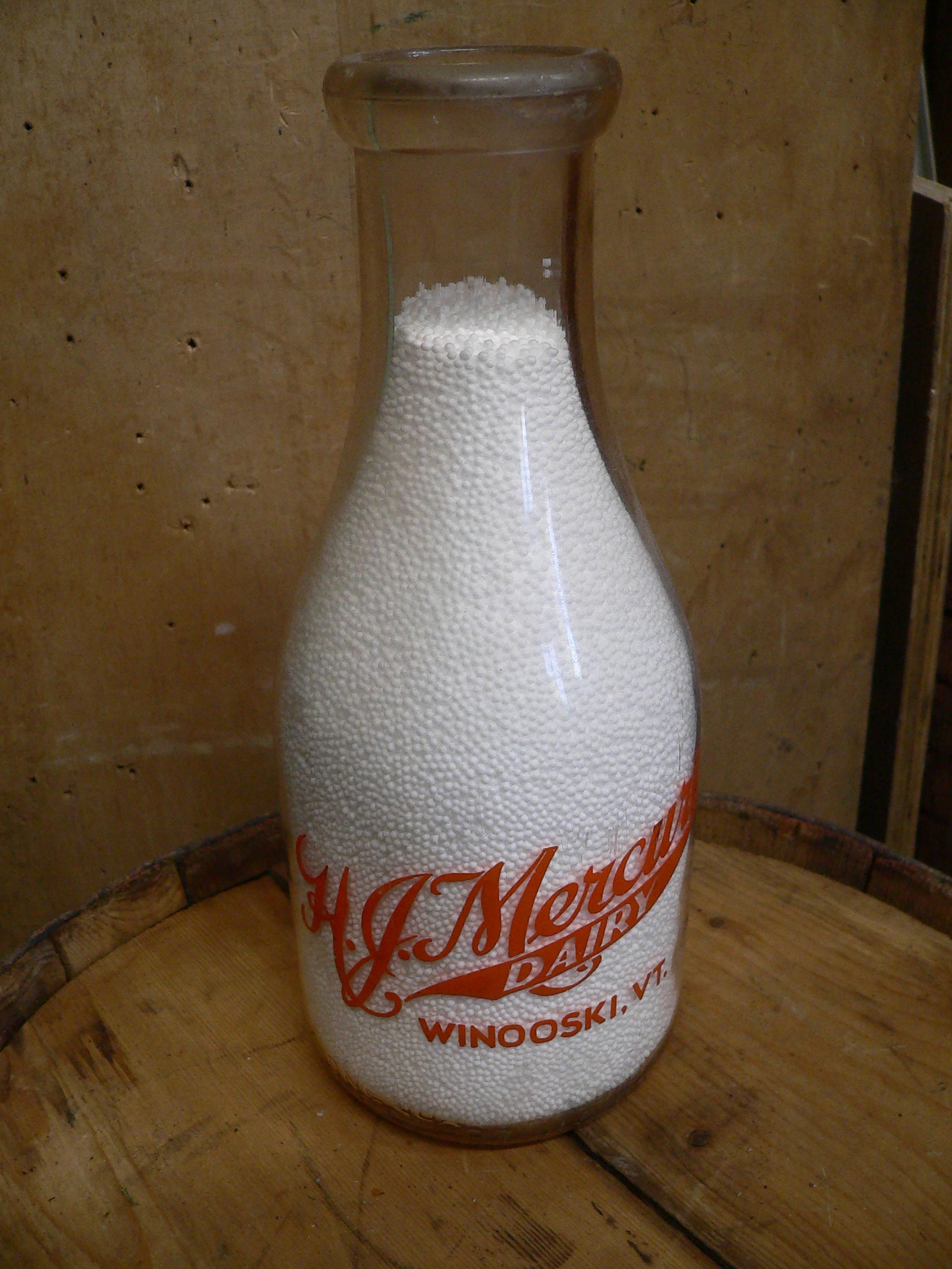 Bouteille antique de lait    H.J. Mercure dairy  # 6626.3