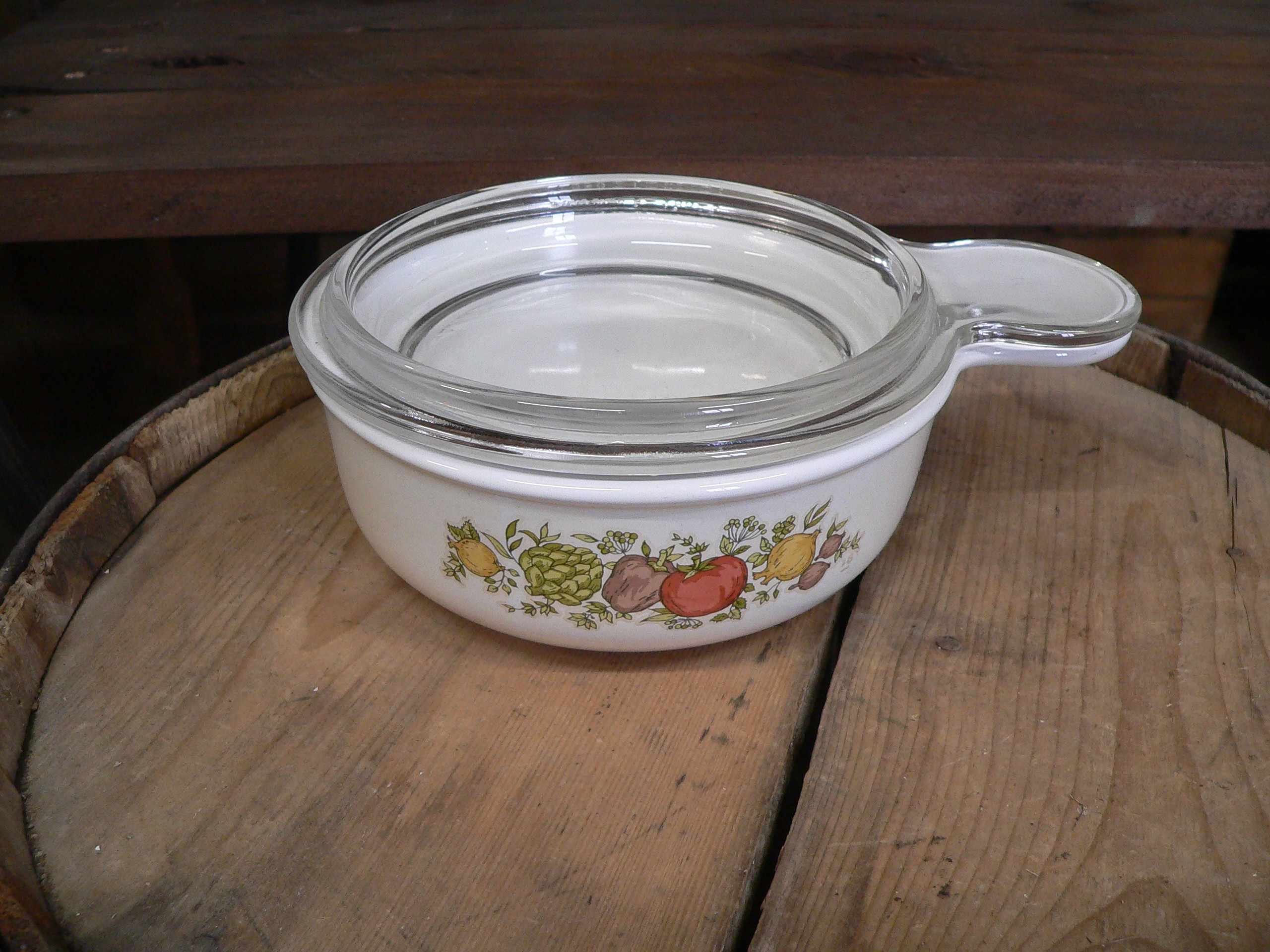 Plat vintage en pyrex # 6967.34