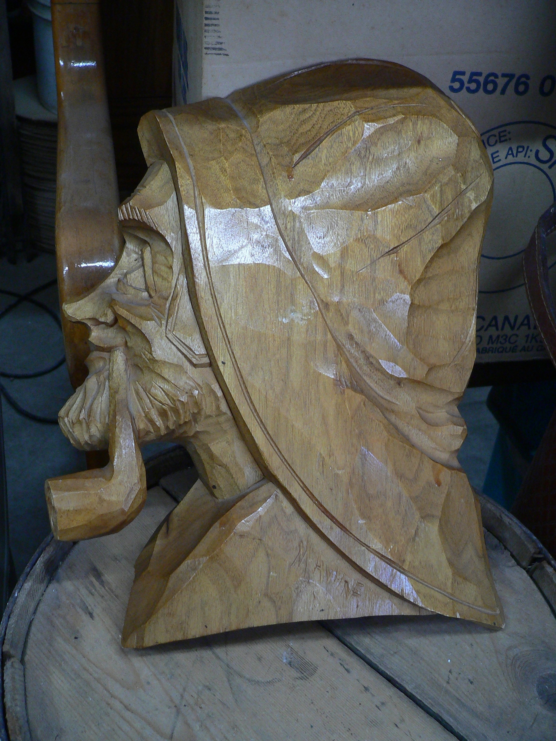 Sculpture de pêcheur en bois # 7265.32