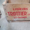 Boite de bois antique de liqueur trottier # 8622.2