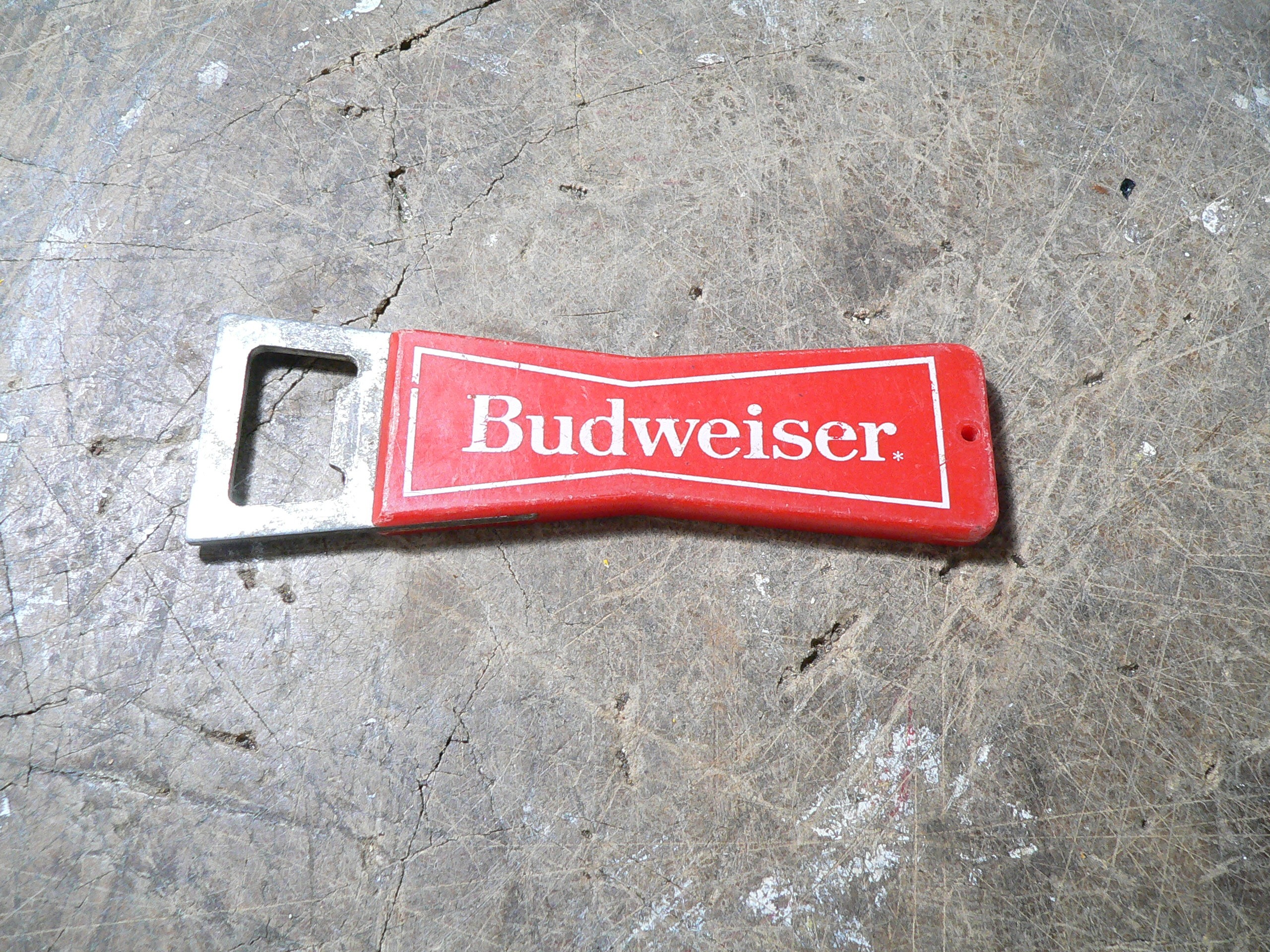 Ouvre bouteille budweiser # 8988