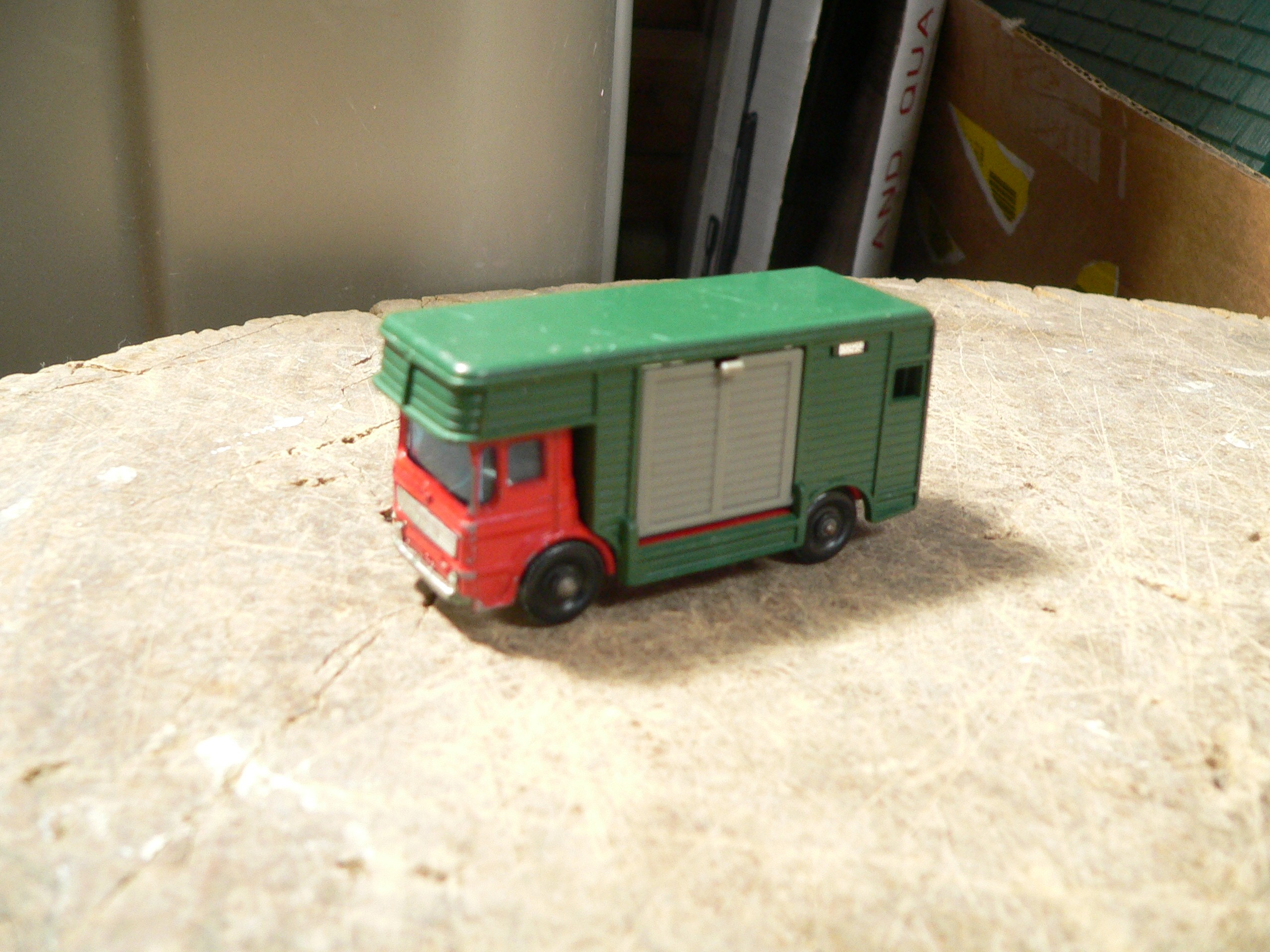 Horse box # 9185.3