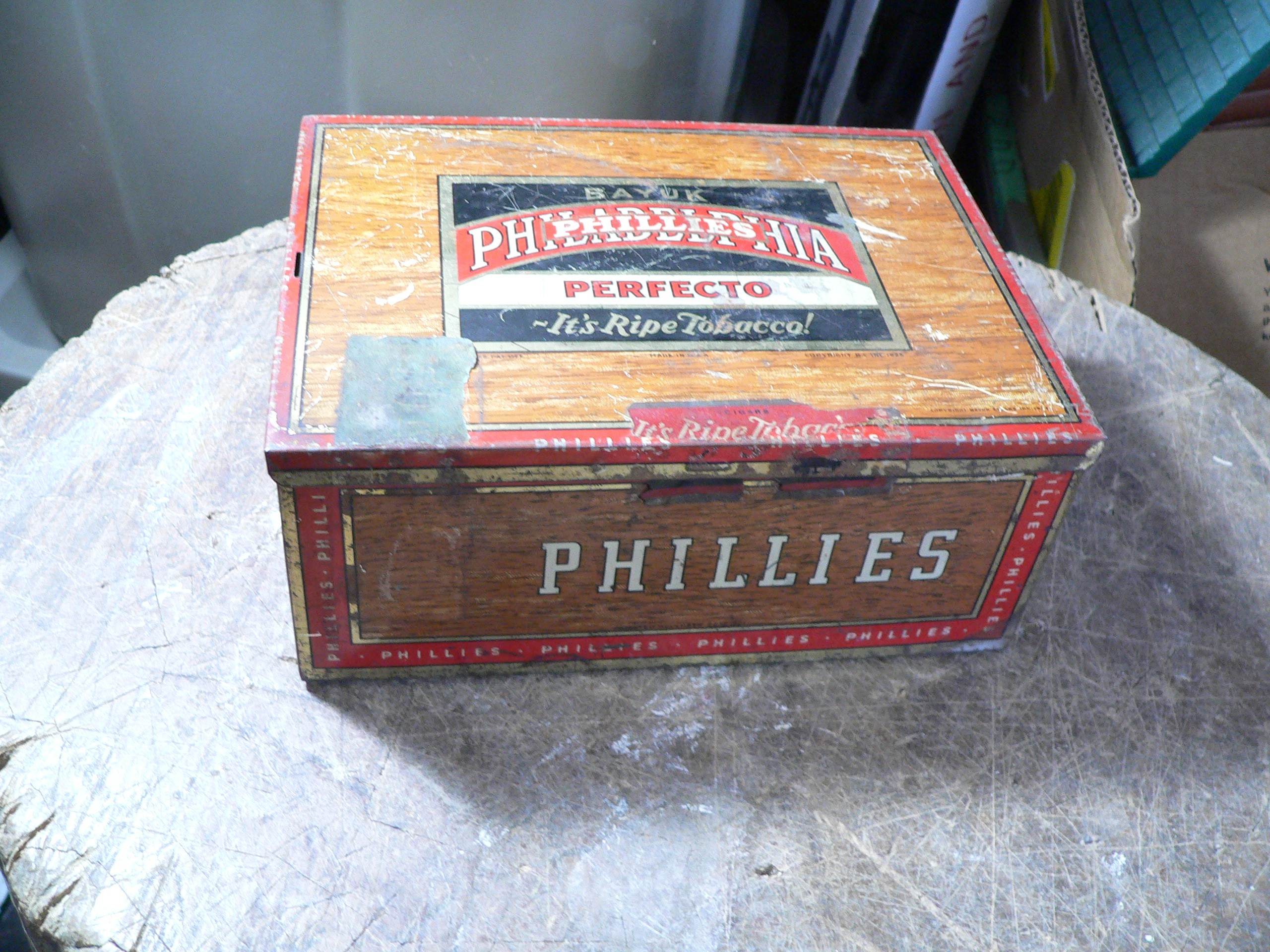 Boite antique de tôle de cigar phillies # 9226