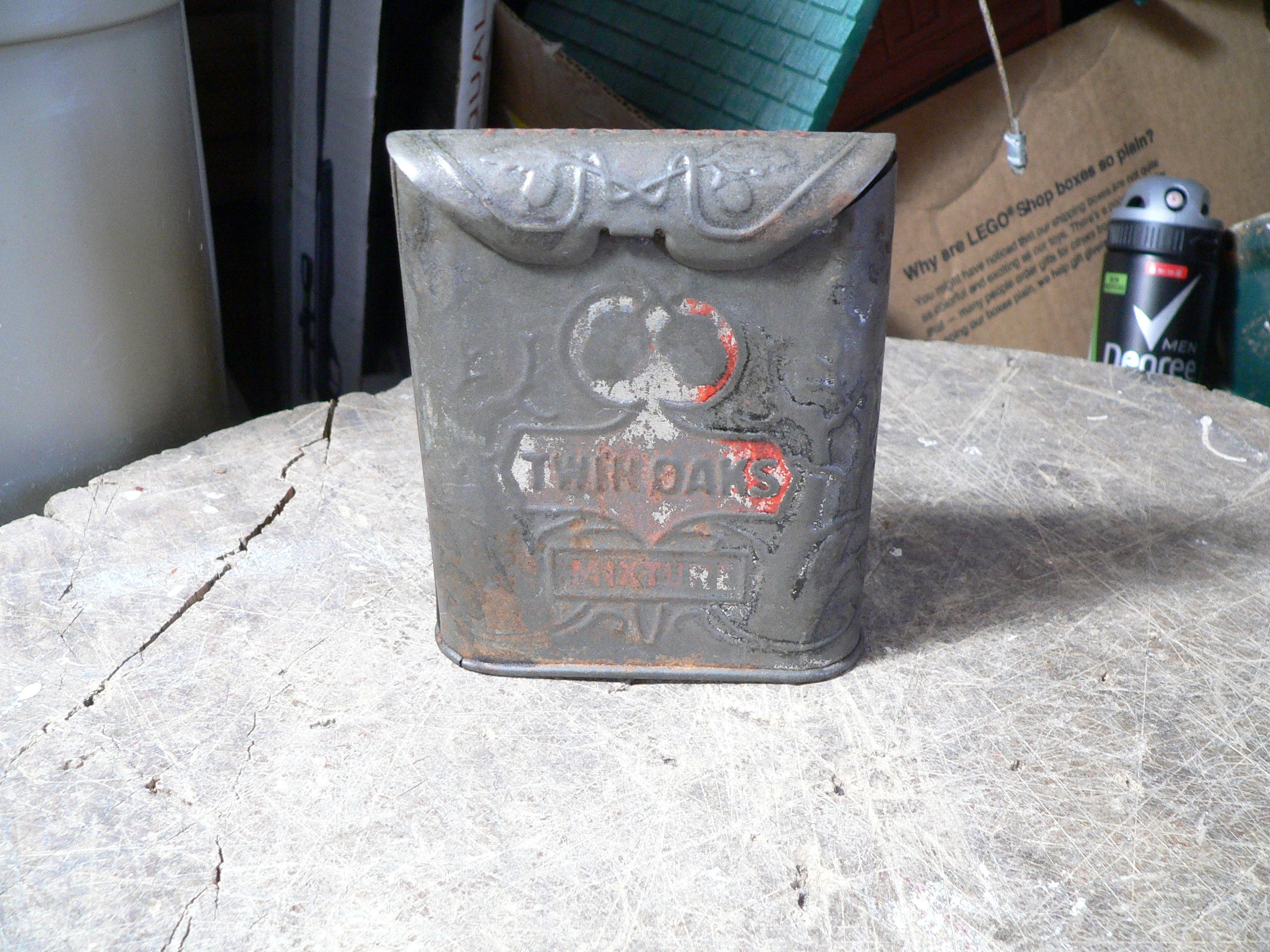 Twin oaks pocket tin antique # 9229