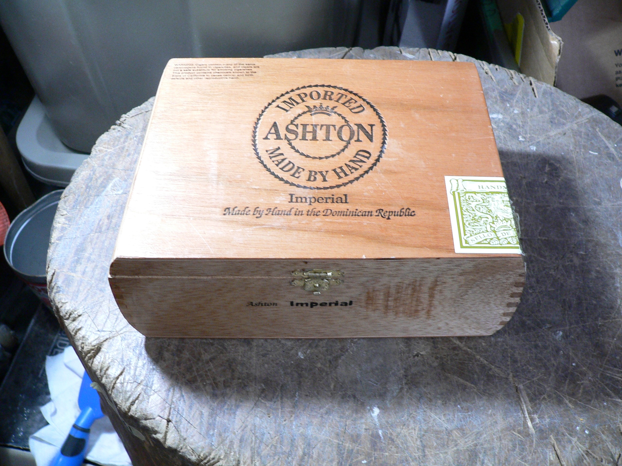 Boite de cigar antique ashton # 9450    