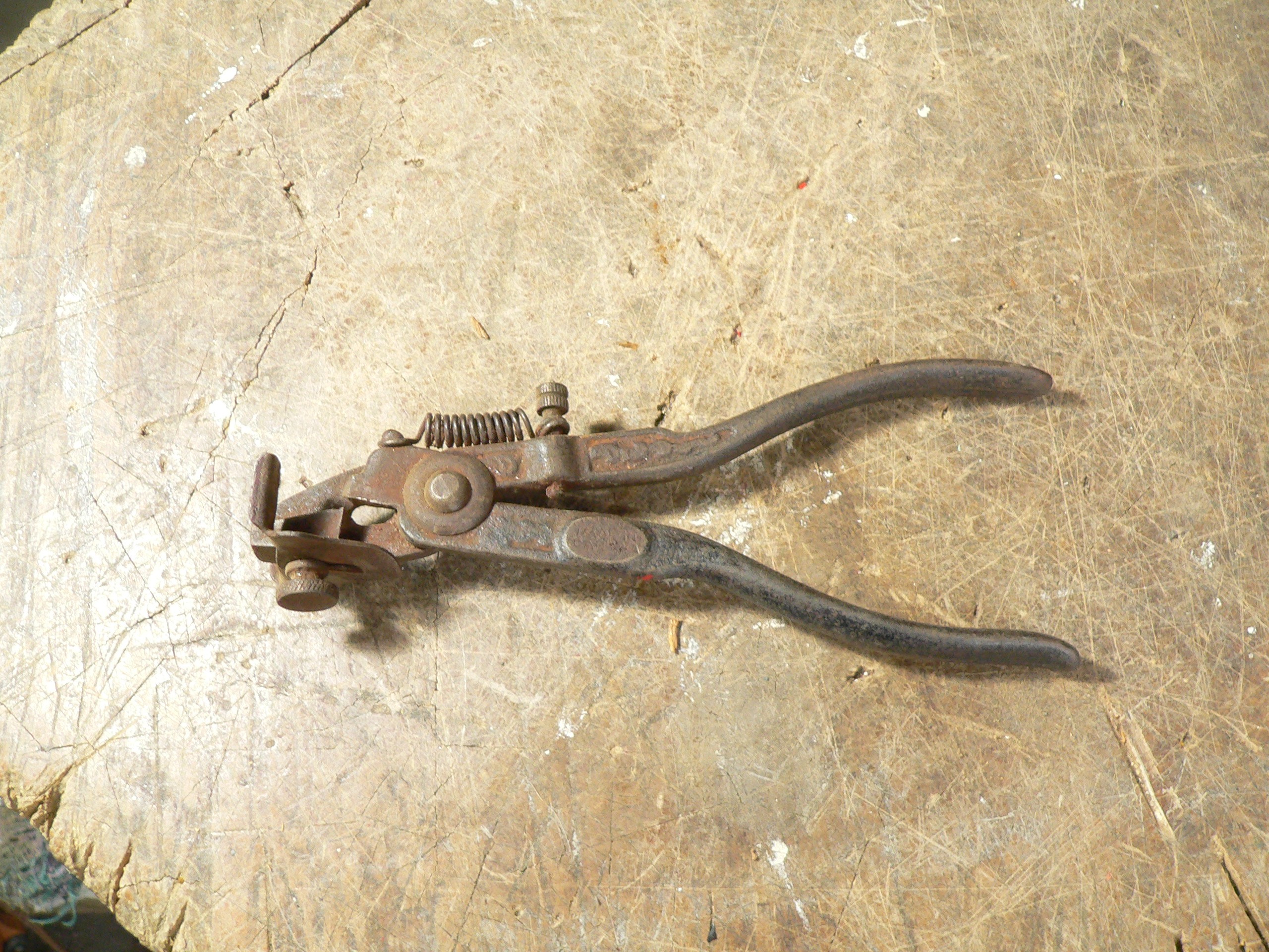 Pince a avoyer antique # 9512.16