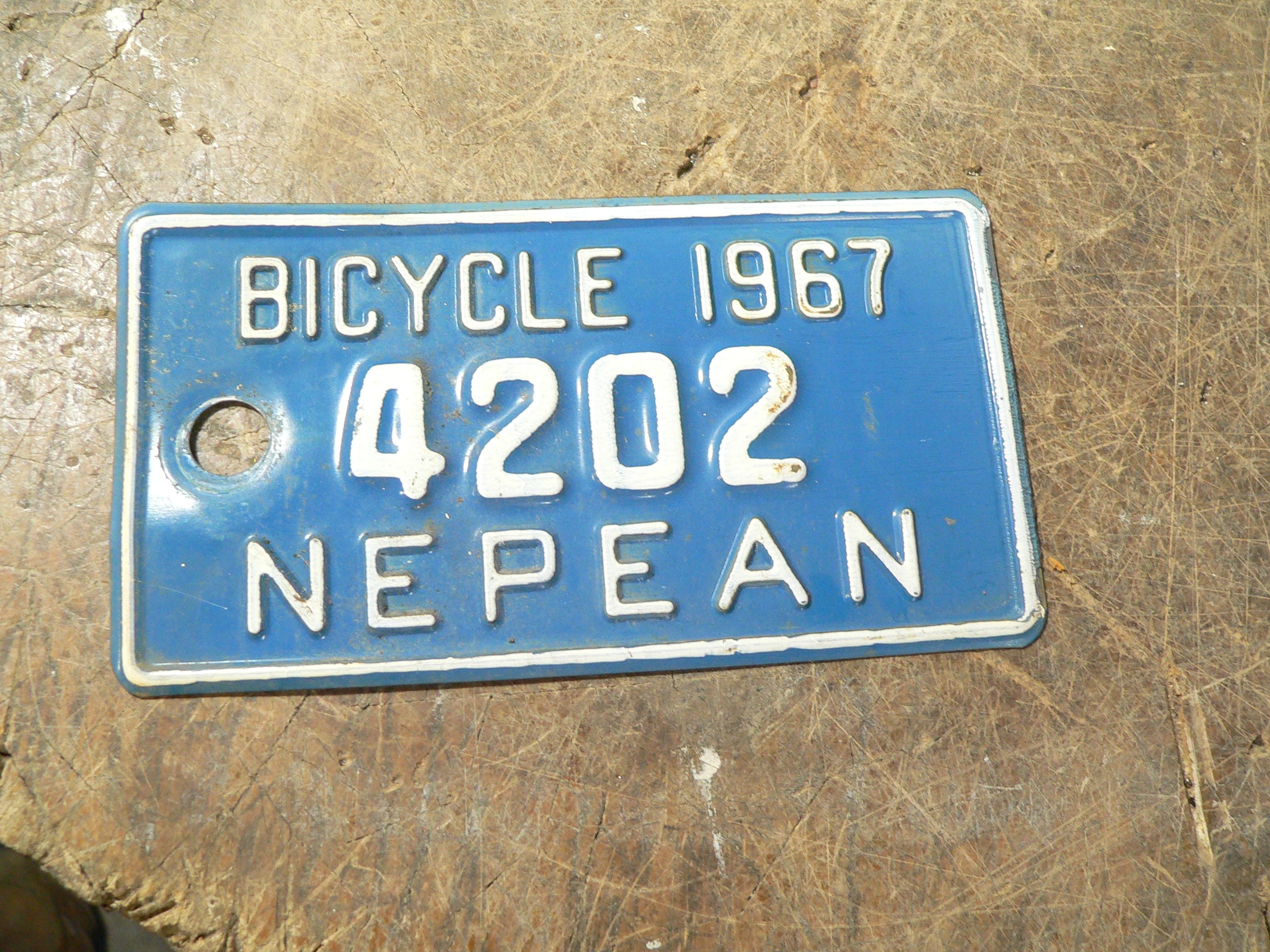 Plaque antique bicycle # 9667
