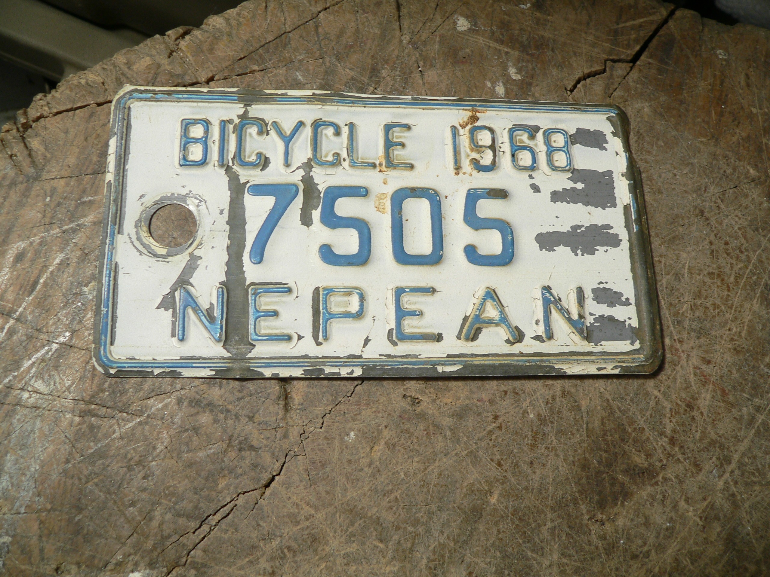 Plaque antique bicycle # 9668